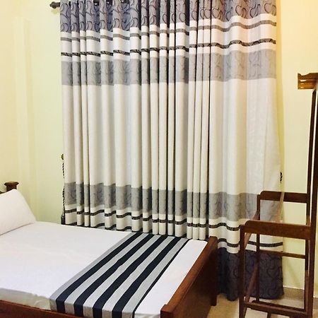 Sweet Home Tourist Rest, Cooking Classes & Tours Анурадхапура Екстериор снимка