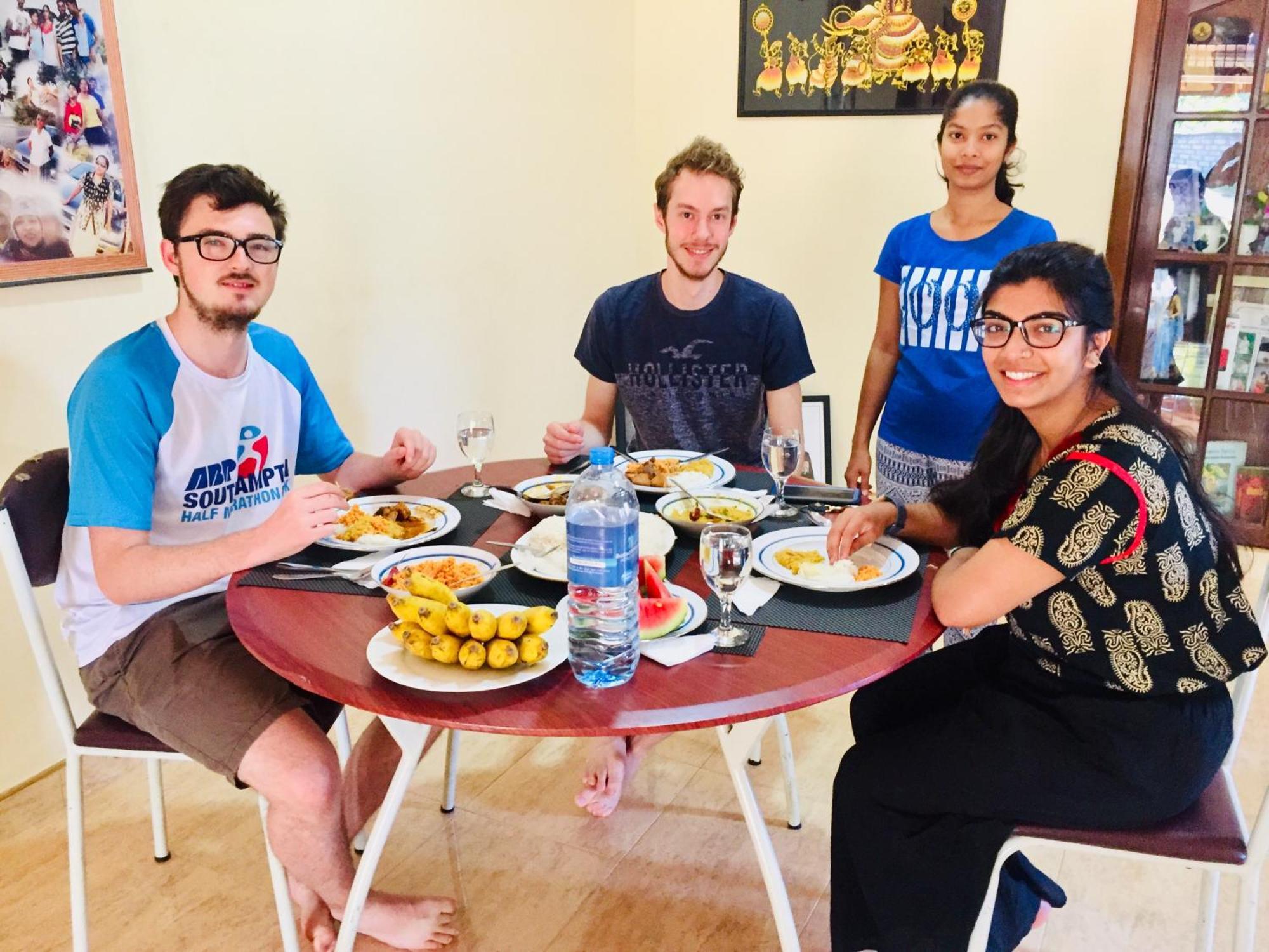 Sweet Home Tourist Rest, Cooking Classes & Tours Анурадхапура Екстериор снимка