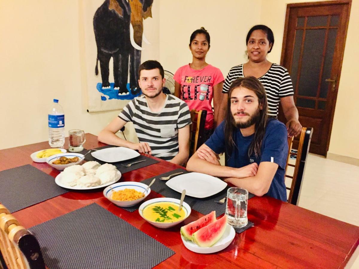 Sweet Home Tourist Rest, Cooking Classes & Tours Анурадхапура Екстериор снимка