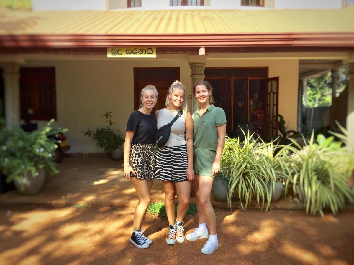 Sweet Home Tourist Rest, Cooking Classes & Tours Анурадхапура Екстериор снимка